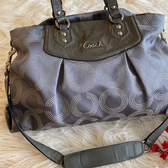 Coach Handbags - COACH nice purse